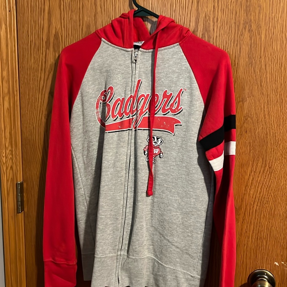 Women's Badgers zip up hoodie medium